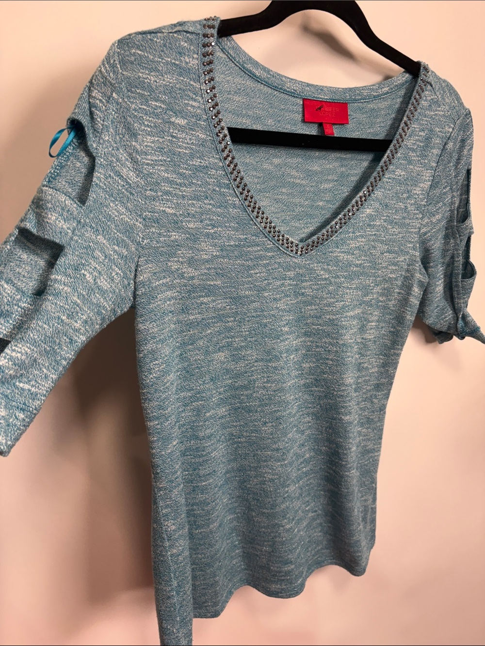 Jennifer Lopez Heathered Teal V-Neck Top with Cutout Sleeves
